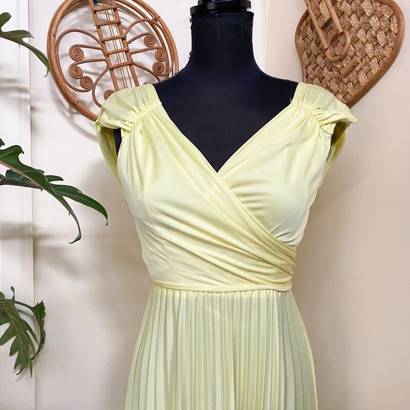 Vintage 70s Yellow Pleated Gown - Picture 3 of 5